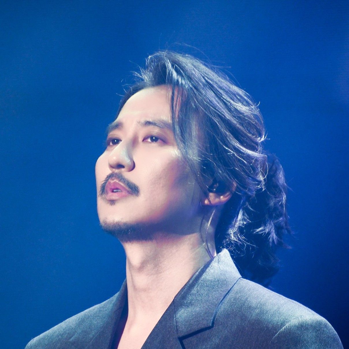 Behind-the-scenes cut of Kim Namgil