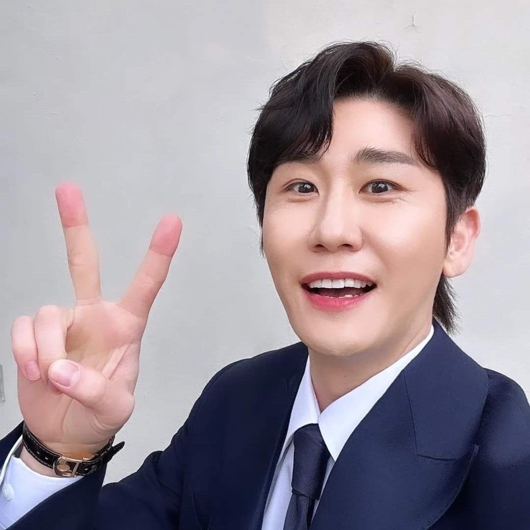 Latest photo of Young Tak