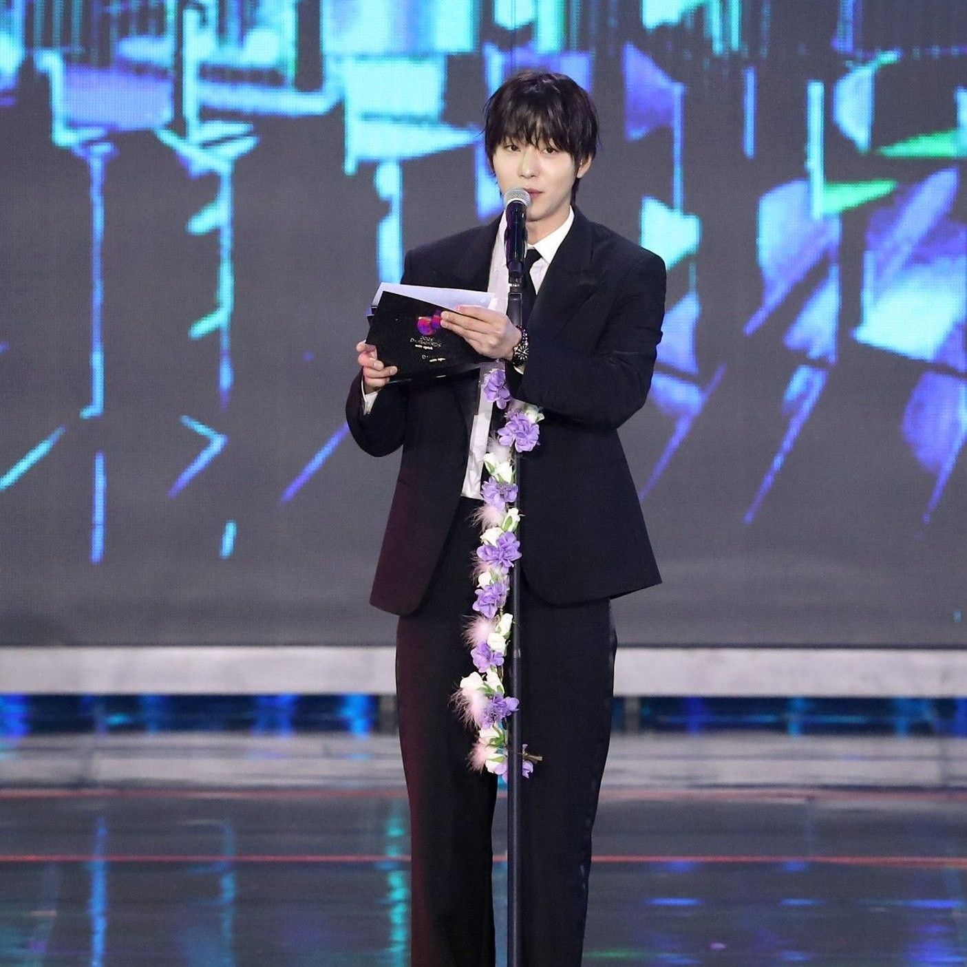 粉絲拍下的安孝燮瞬間