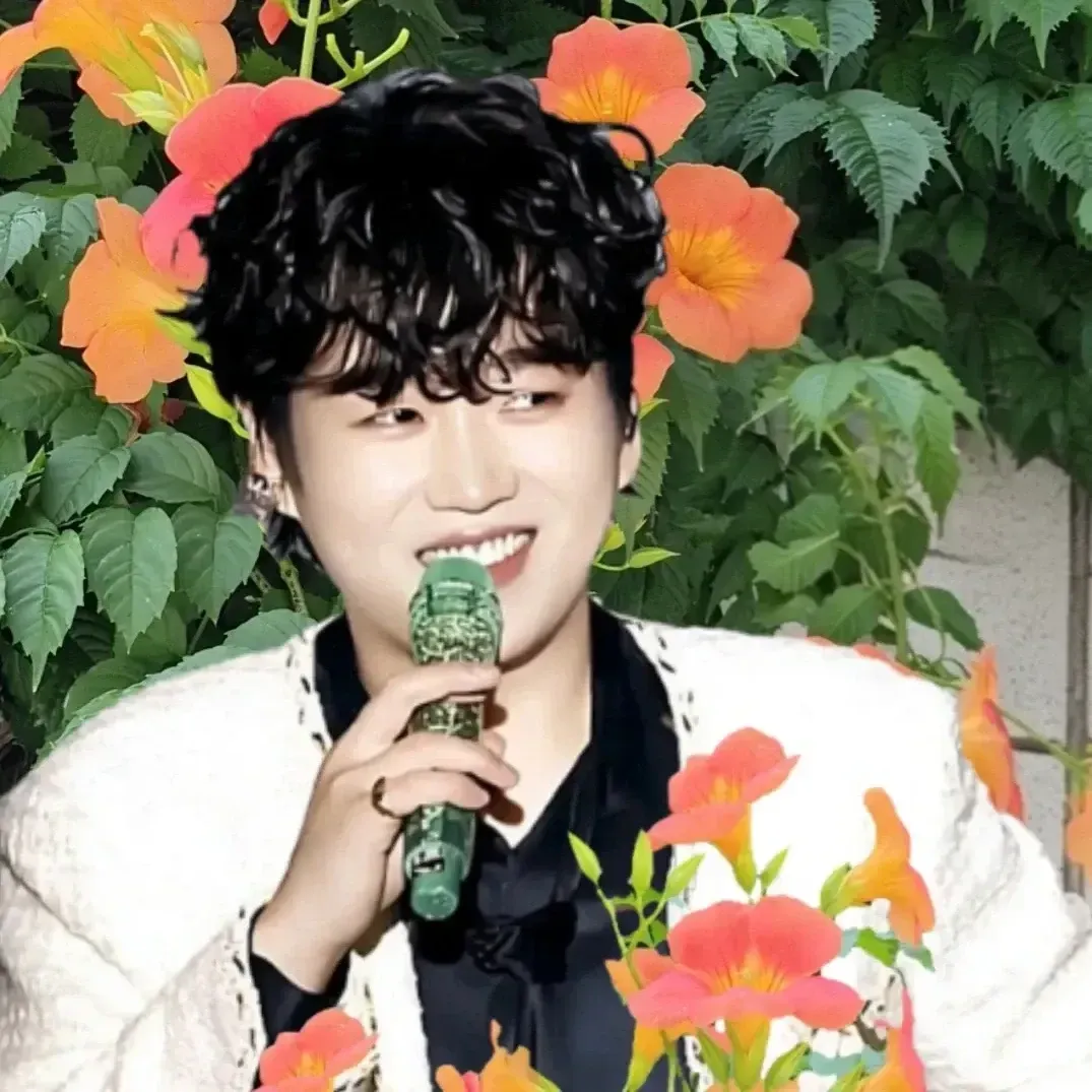 Behind-the-scenes cut of Hwang Youngwoong