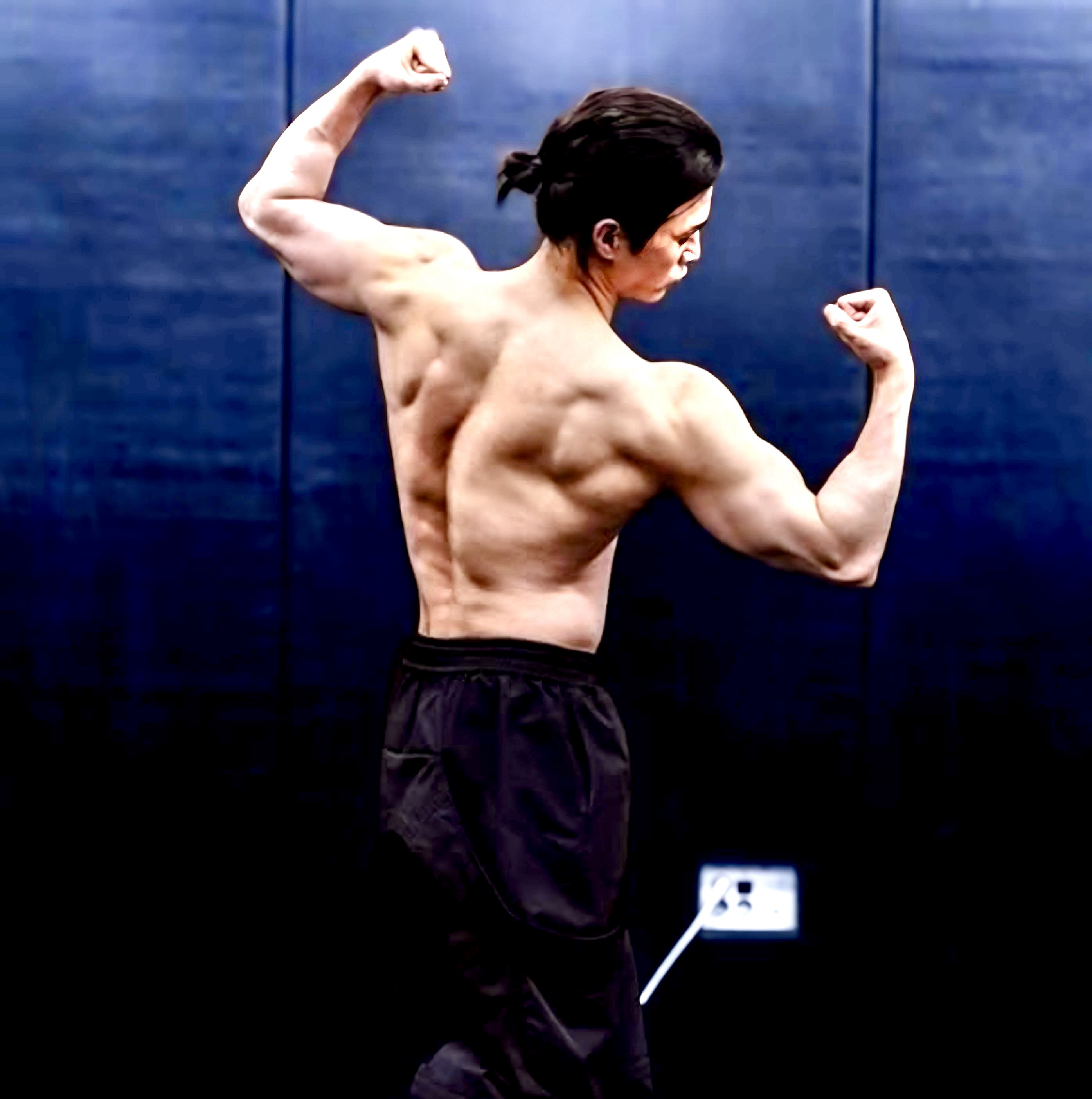 Behind-the-scenes cut of Kim Jihoon