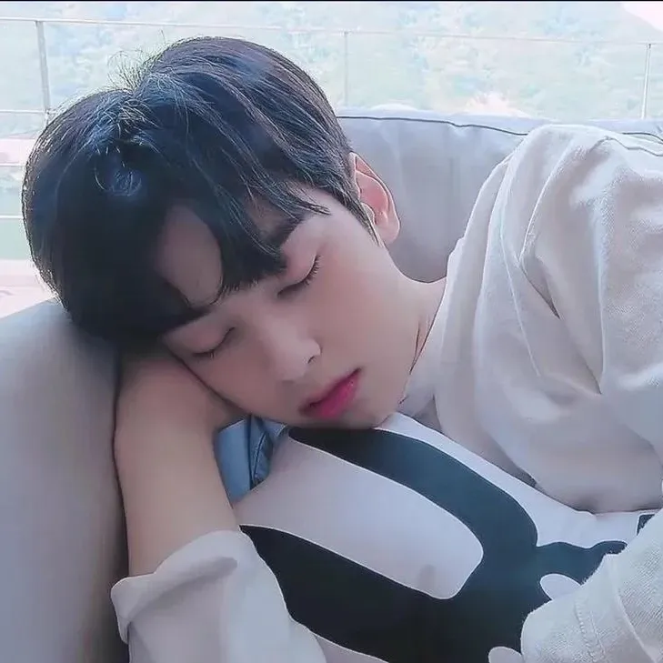 Latest photo of Cha Eunwoo