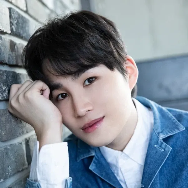 김희재의 비하인드 컷