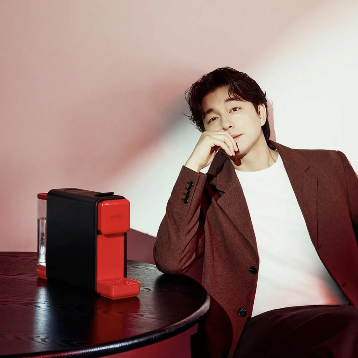 Behind-the-scenes cut of Gong Yoo