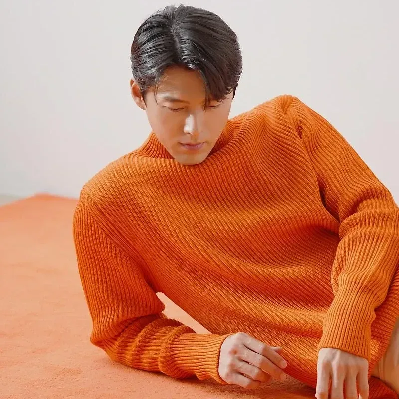 A moment captured by a fan of Hyun Bin