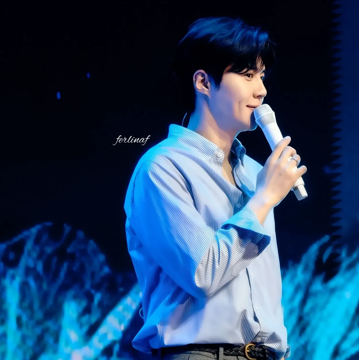 A moment captured by a fan of Kim Seonho