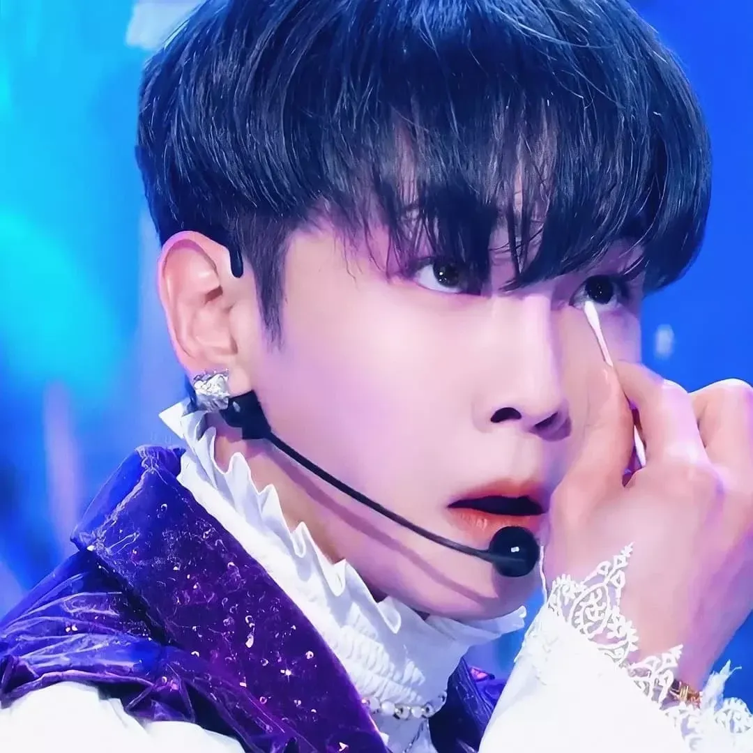 Behind-the-scenes cut of Key