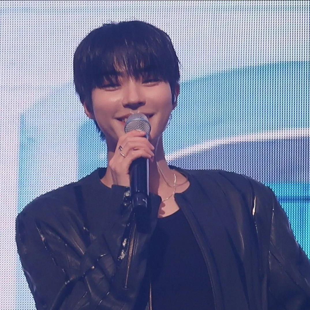 Behind-the-scenes cut of Hwang Inyoup