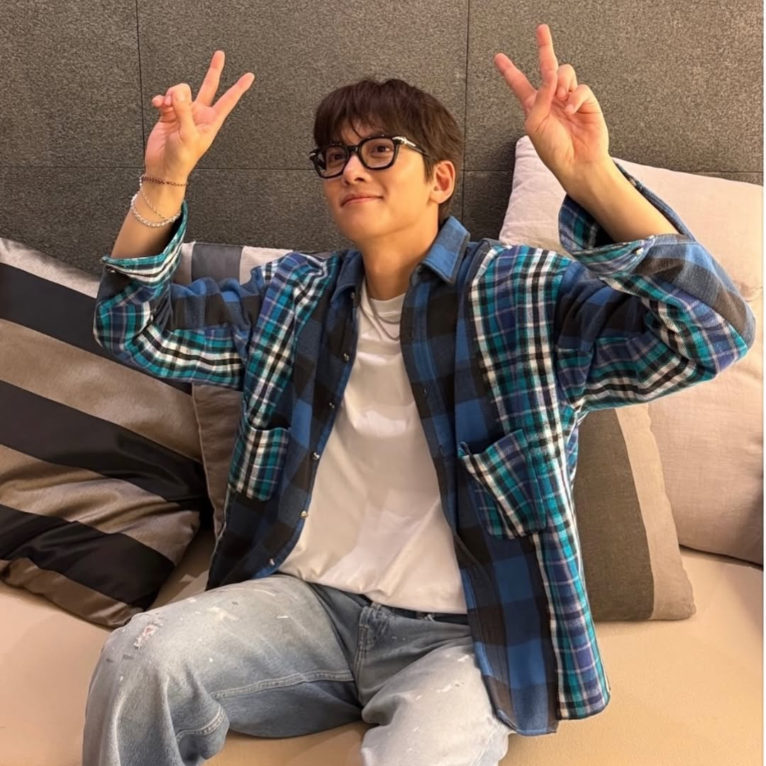 粉丝拍下的池昌旭瞬间
