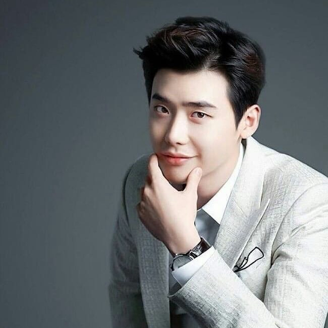 A moment captured by a fan of Lee Jongsuk