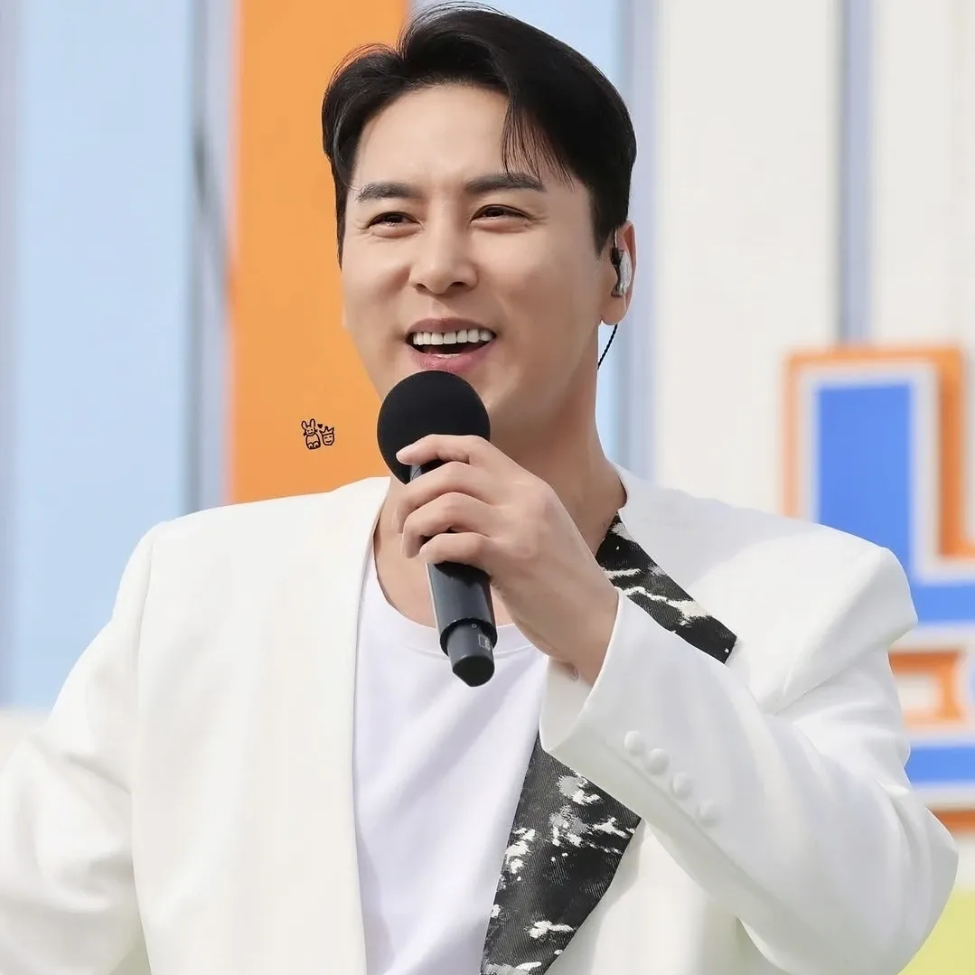 チャン・ミンホの最近の活動ショット