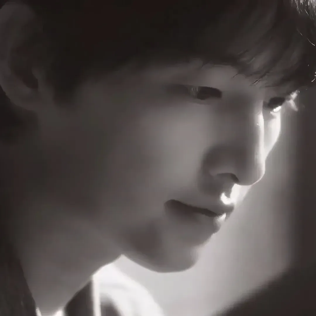 Foto kegiatan terbaru dari Song Joongki