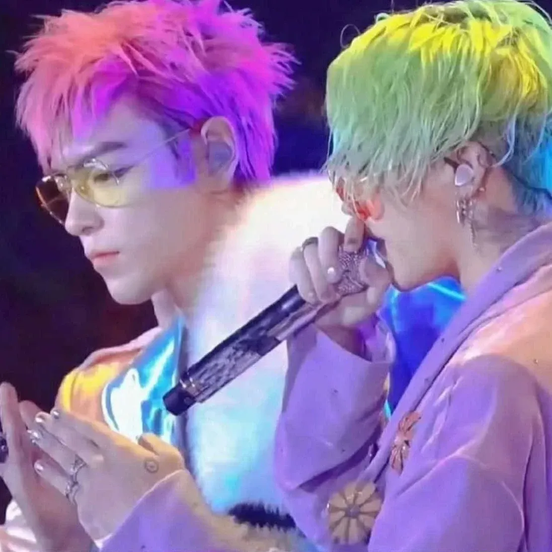 A moment captured by a fan of T.O.P