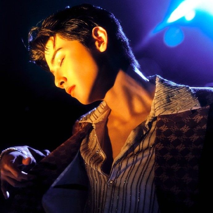 Latest photo of Cha Eunwoo