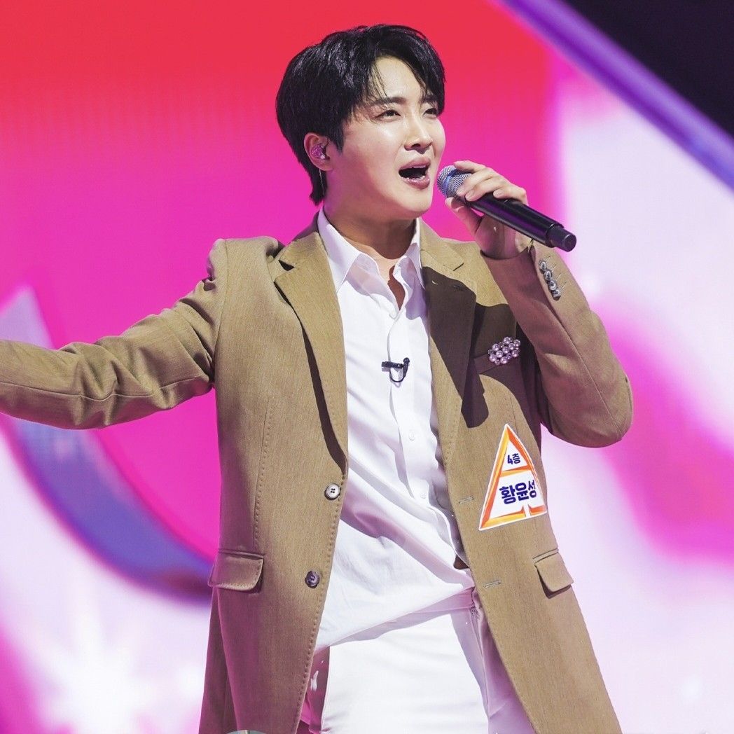 Behind-the-scenes cut of Hwang Yunsung