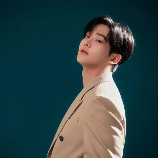 路云的最新照片