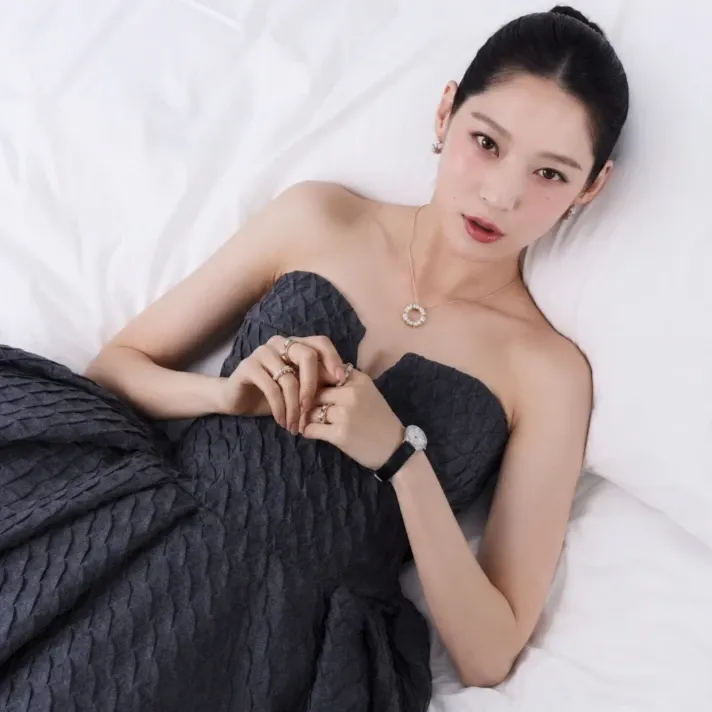Latest photo of Gong Seungyeon