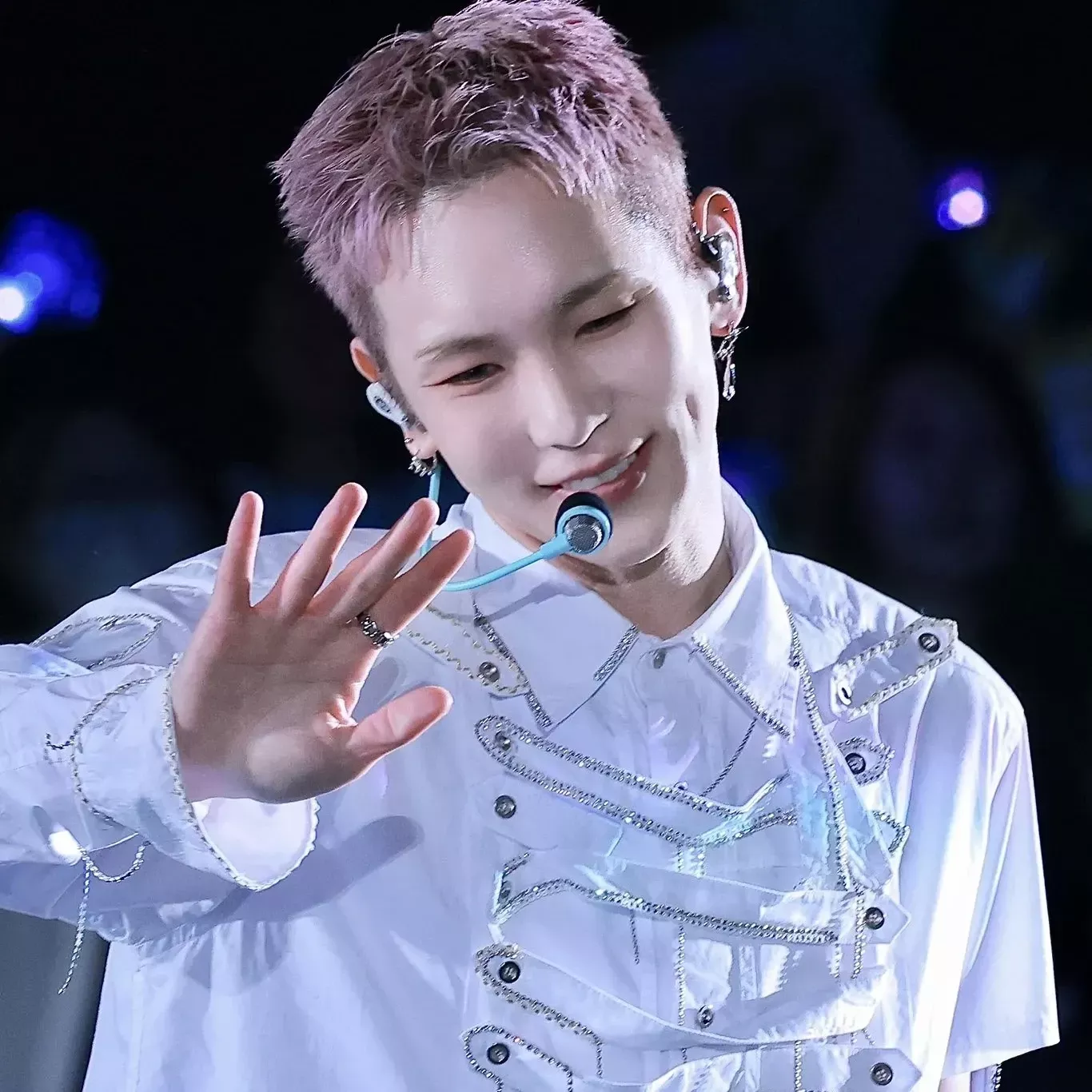 Behind-the-scenes cut of Key