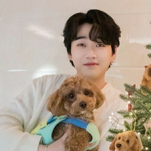 A moment captured by a fan of Hwang Youngwoong