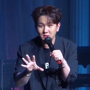 A moment captured by a fan of Kim Soochan