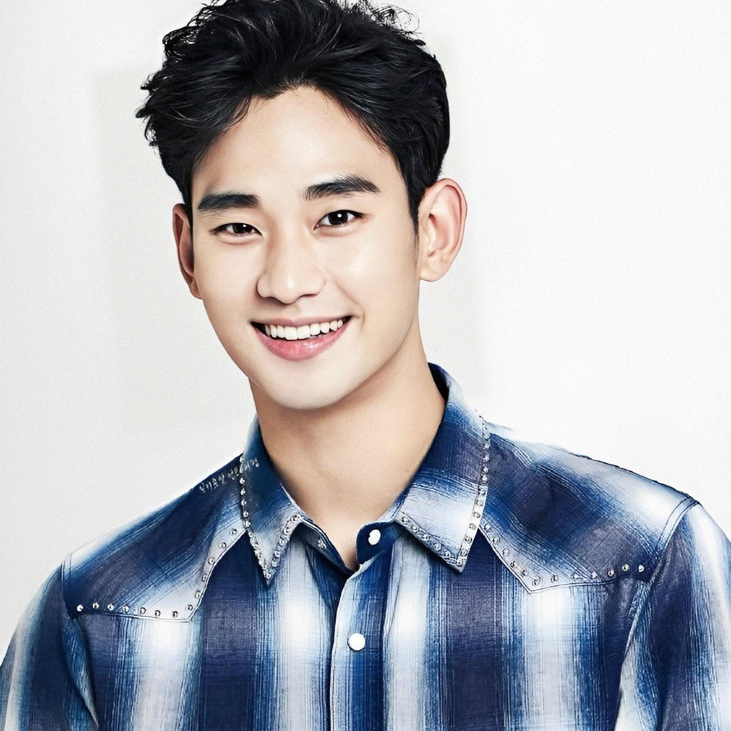 金秀贤的最新照片