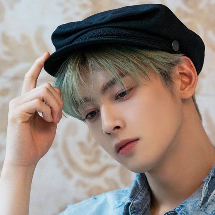 Latest photo of Cha Eunwoo