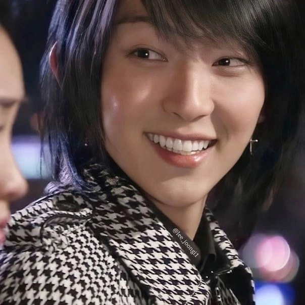 Behind-the-scenes cut of Lee Joongi