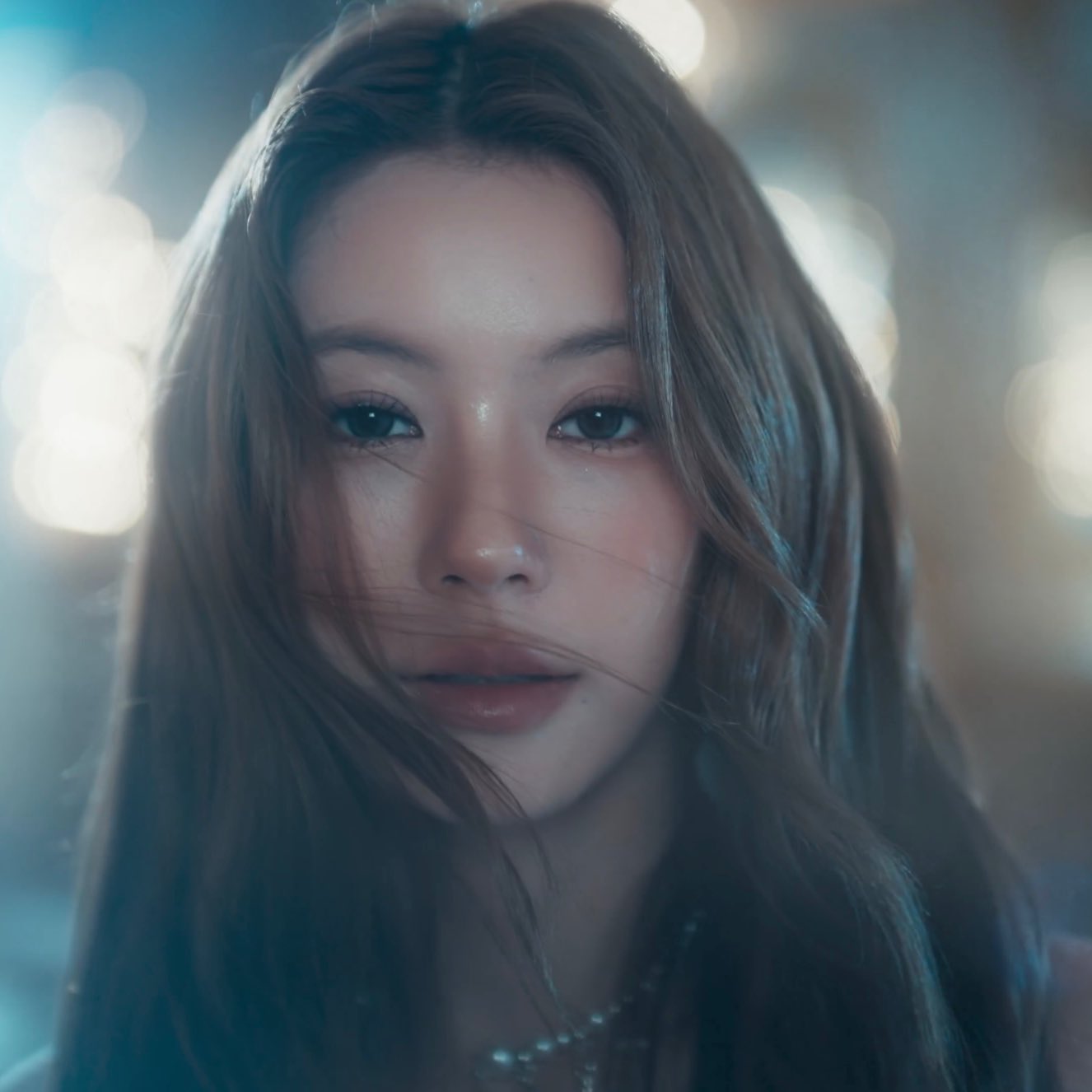 Behind-the-scenes cut of Namtan Tipnaree Weerawatnodom