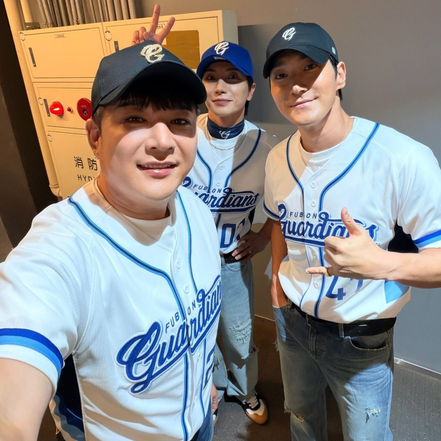 Latest photo of Choi Siwon