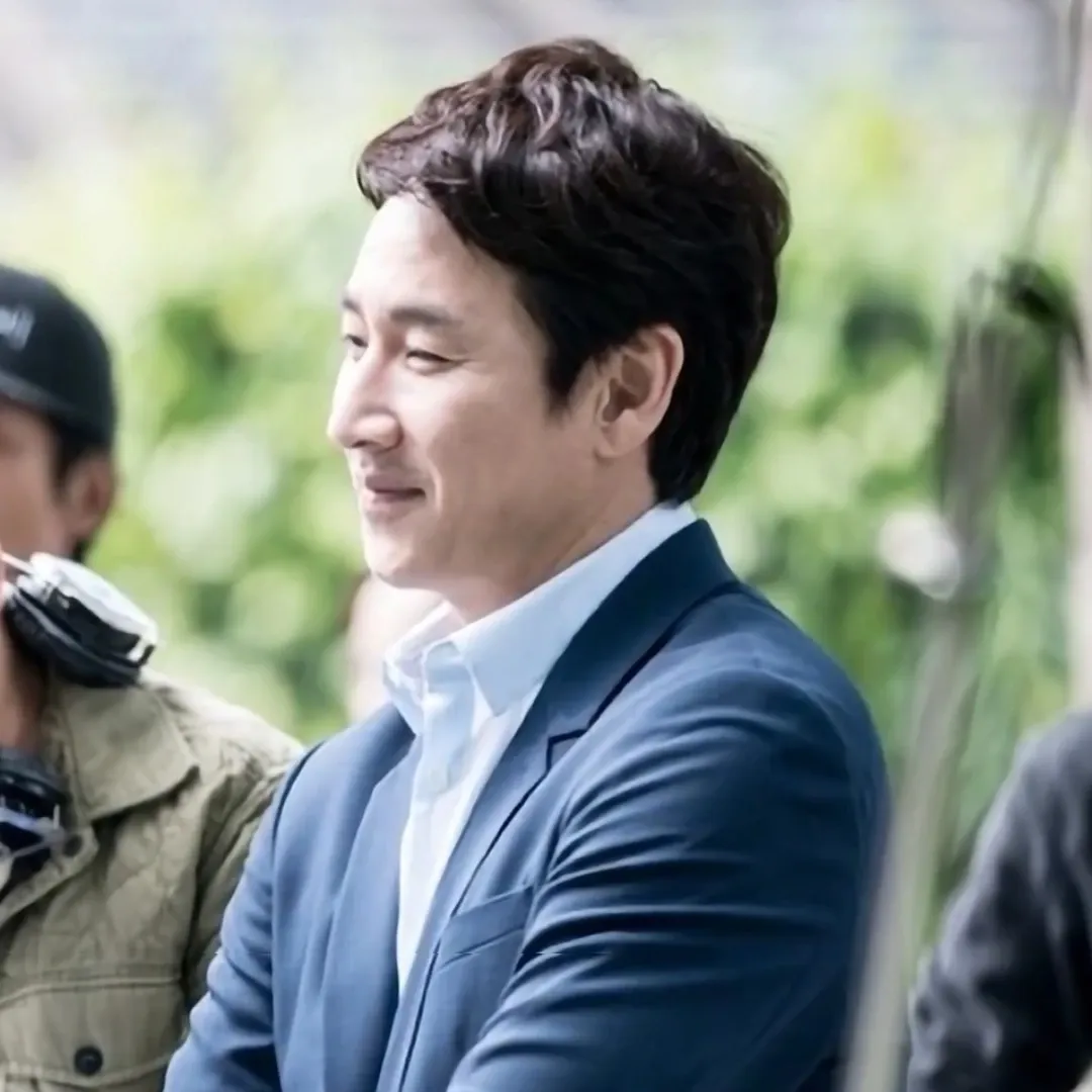 Recent activity shot of Lee Sunkyun