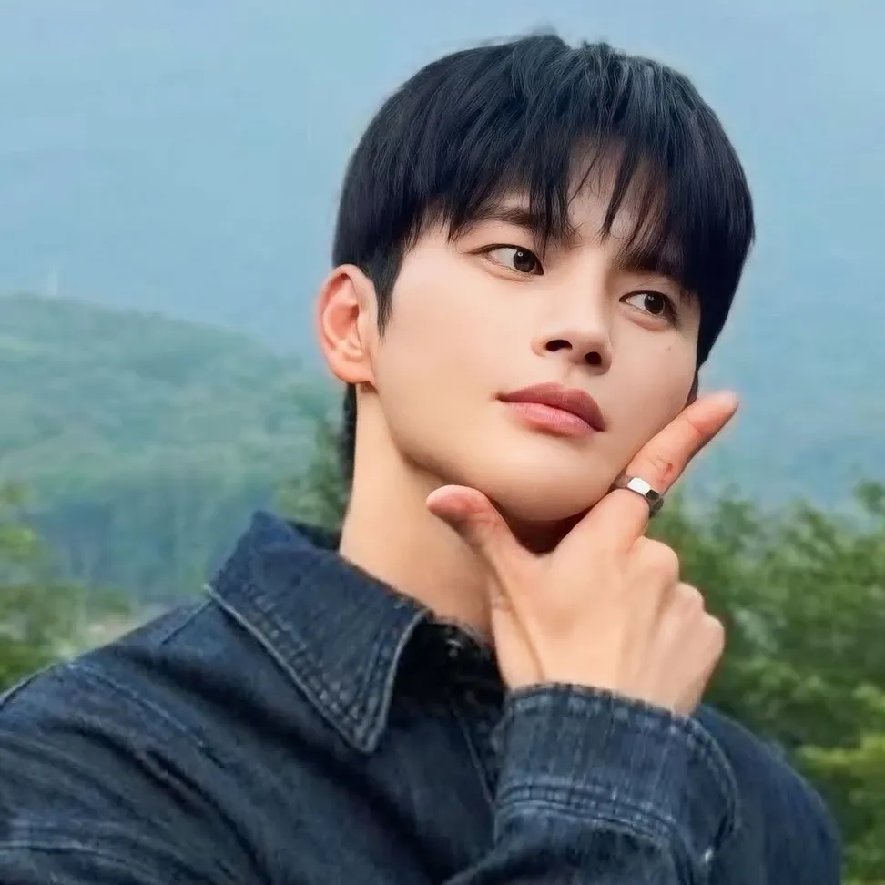 Latest photo of Seo Inguk