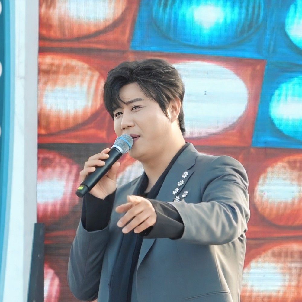 Recent activity shot of Jin Haesung