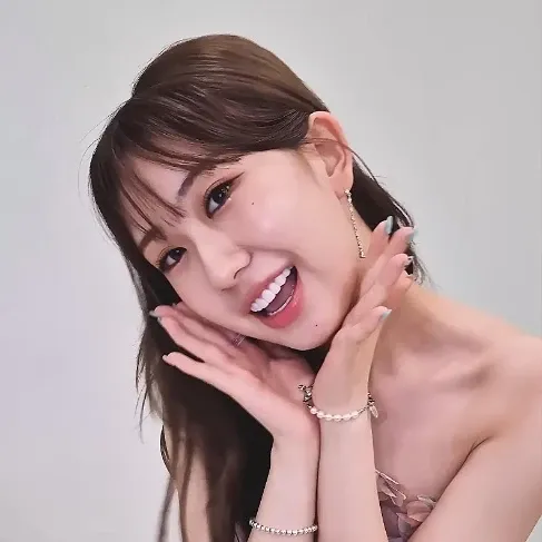 Momen yang diabadikan oleh penggemar Jeon Yujin