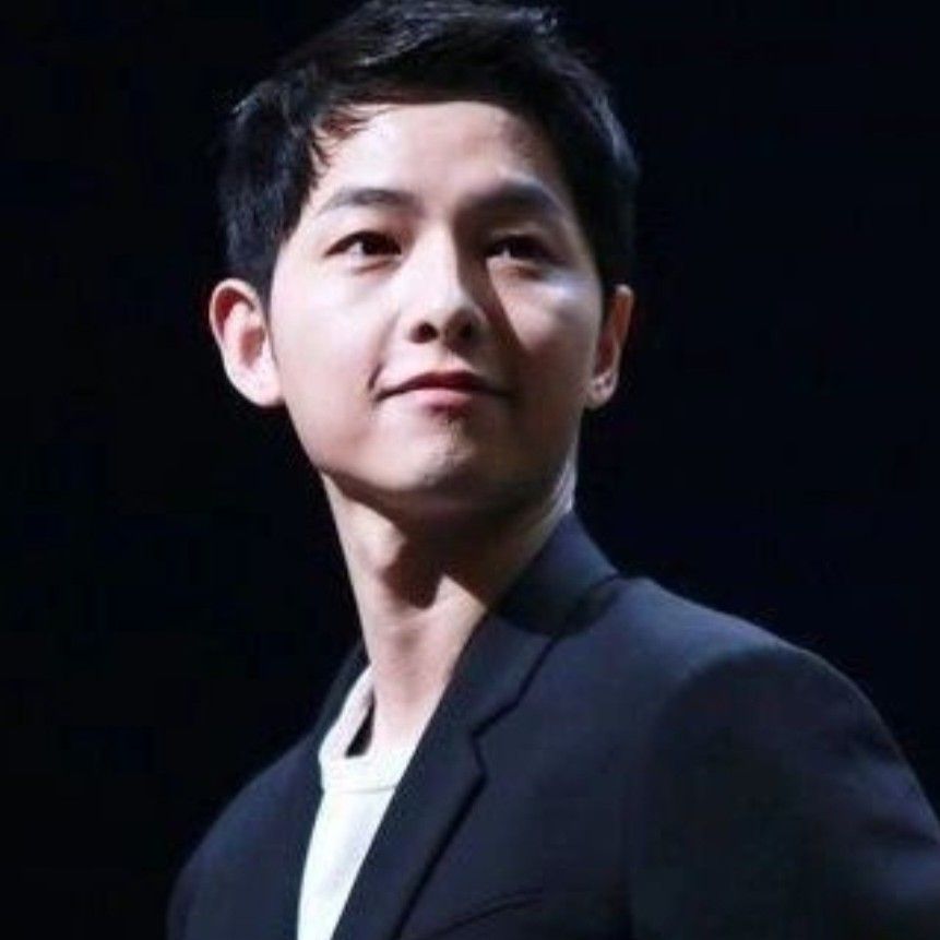 粉絲拍下的宋仲基瞬間