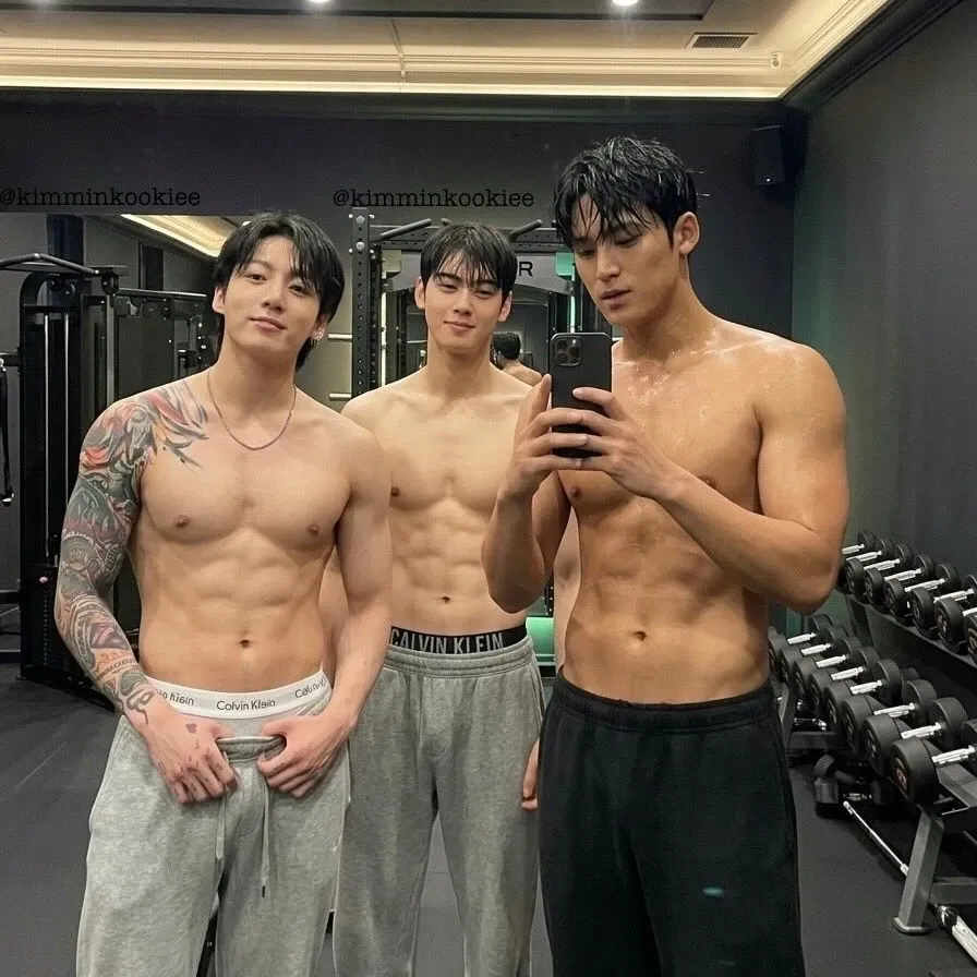 Recent activity shot of Cha Eunwoo