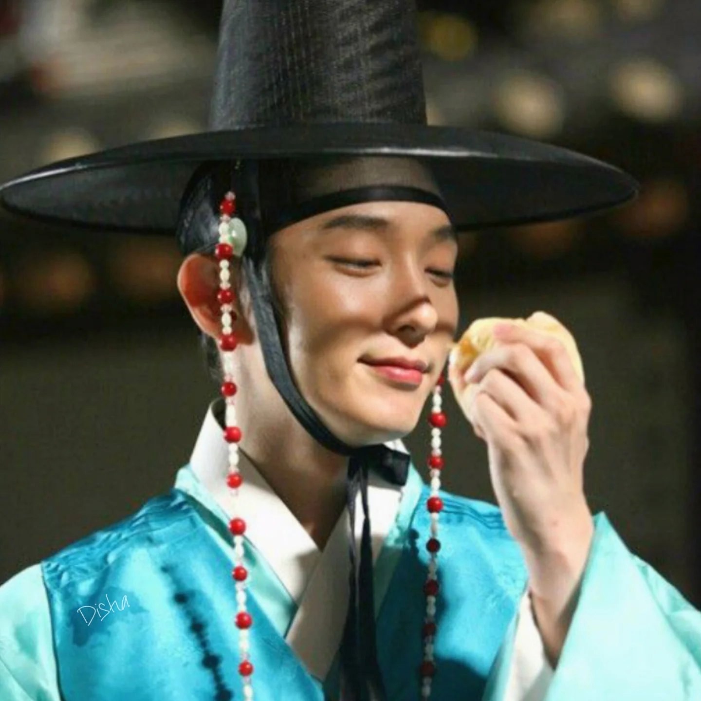 A moment captured by a fan of Lee Joongi