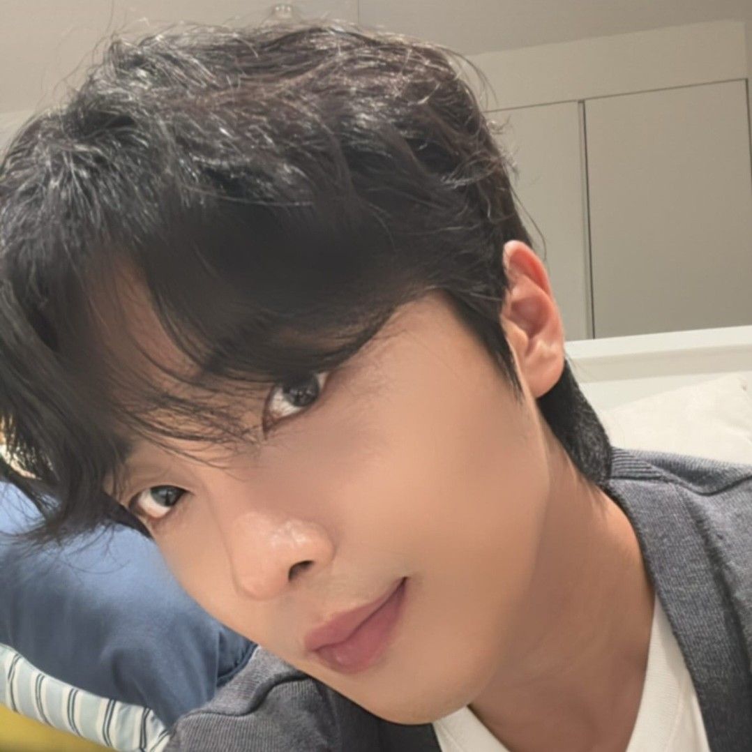 Latest photo of Hwang Yunsung