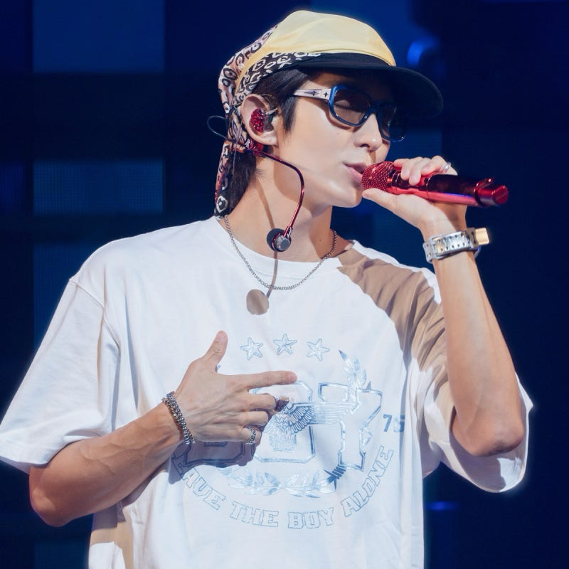 Behind-the-scenes cut of Lee Joongi