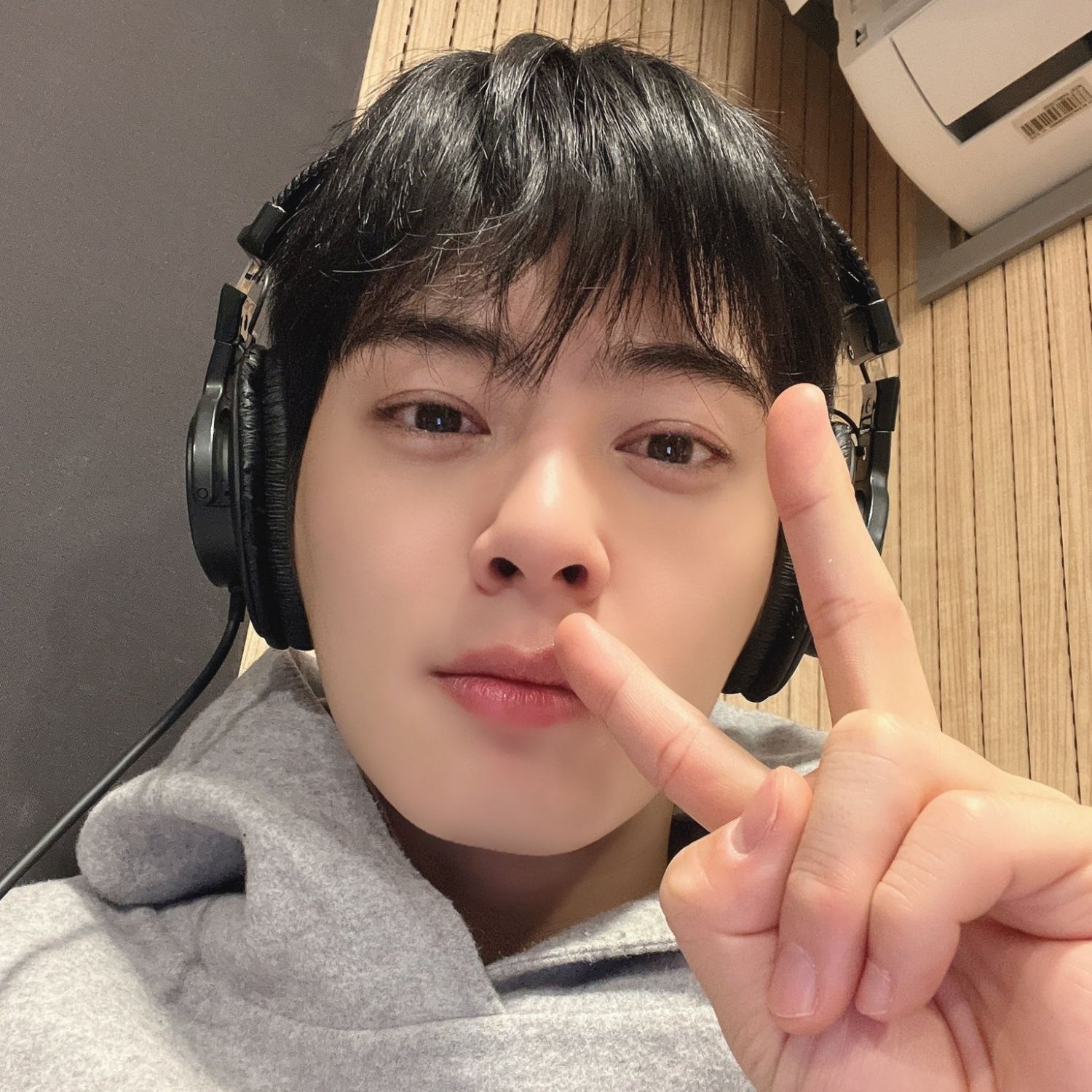 Recent activity shot of Cha Eunwoo