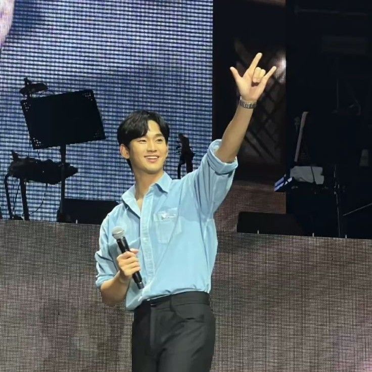 Recent activity shot of Kim Soohyun