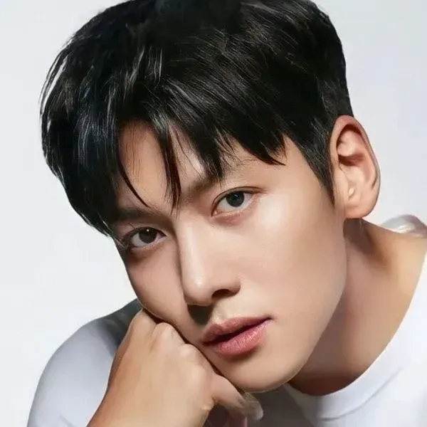 Recent activity shot of Ji Changwook