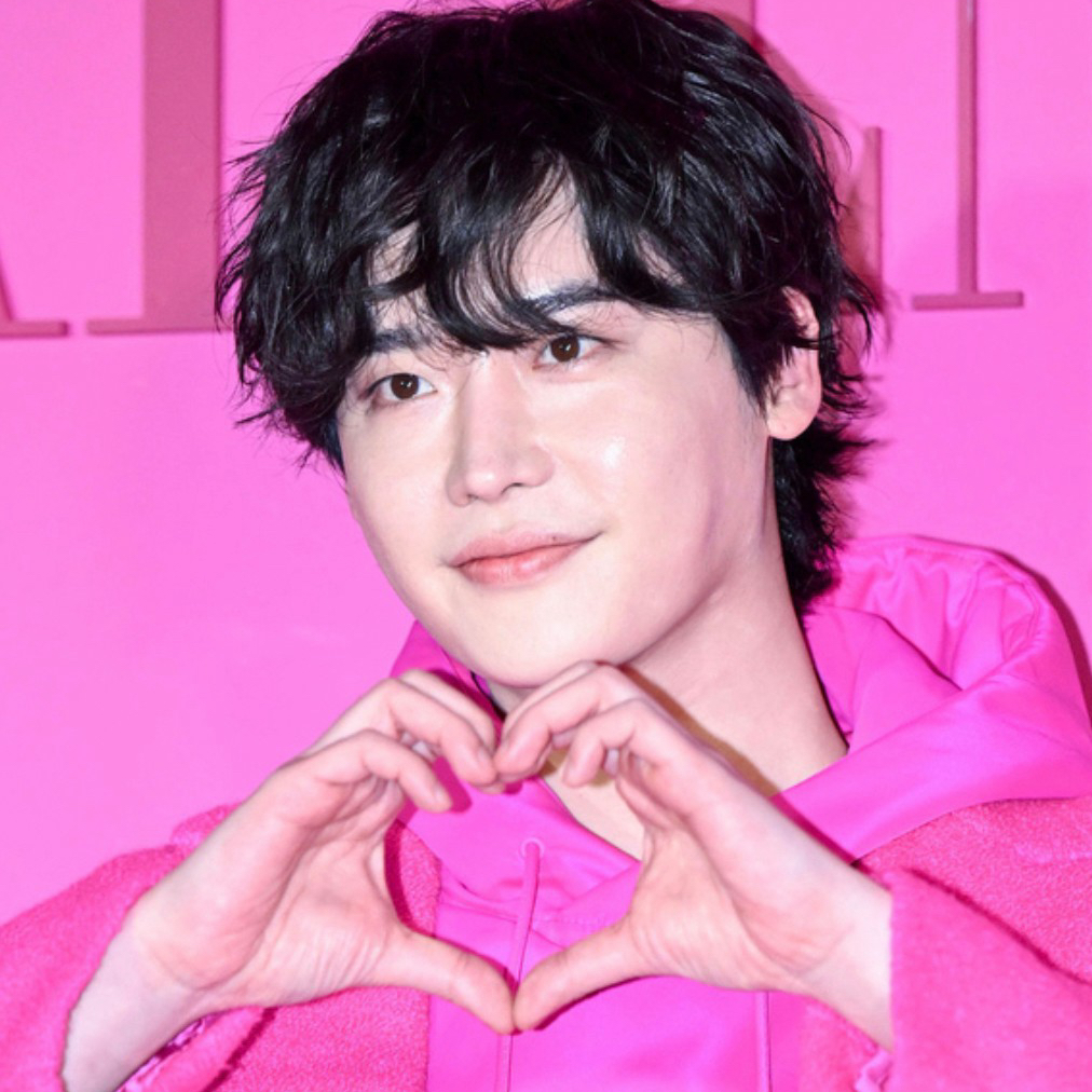 A moment captured by a fan of Lee Jongsuk