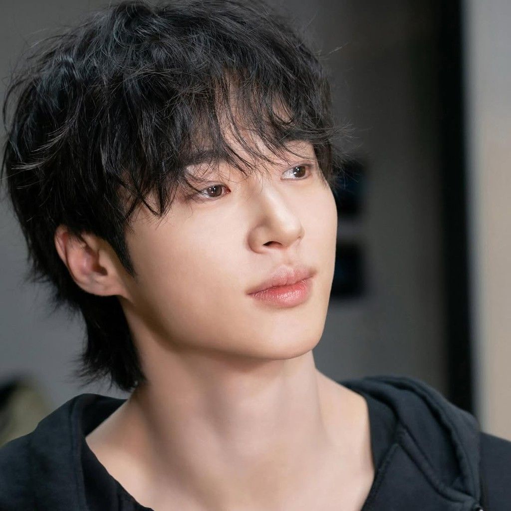 Behind-the-scenes cut of Byeon Wooseok