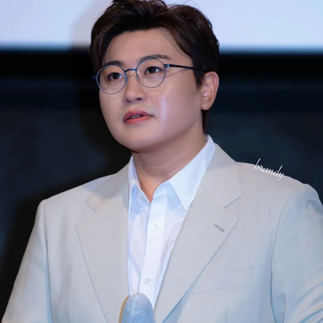 粉丝拍下的金浩中瞬间