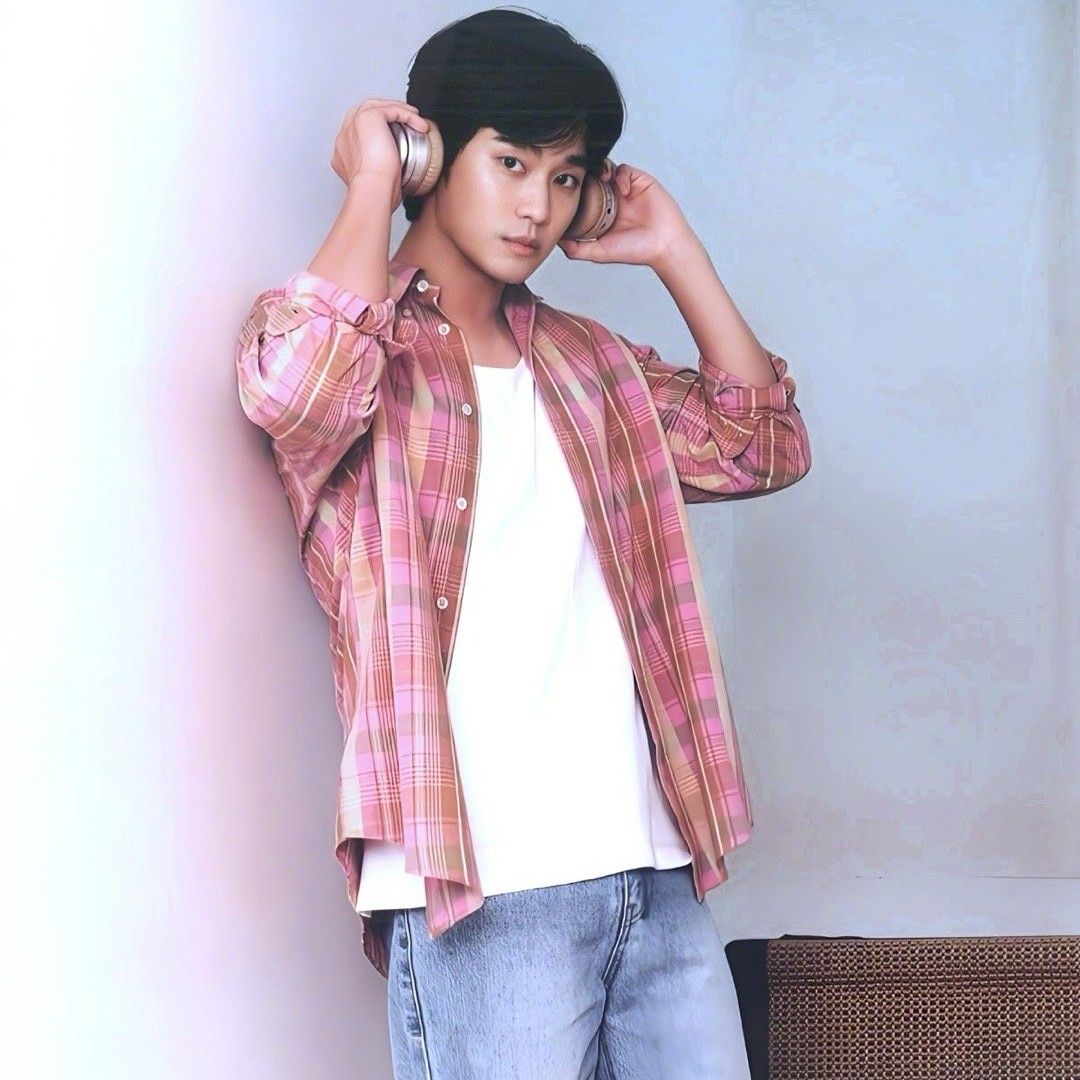 A moment captured by a fan of Kim Soohyun