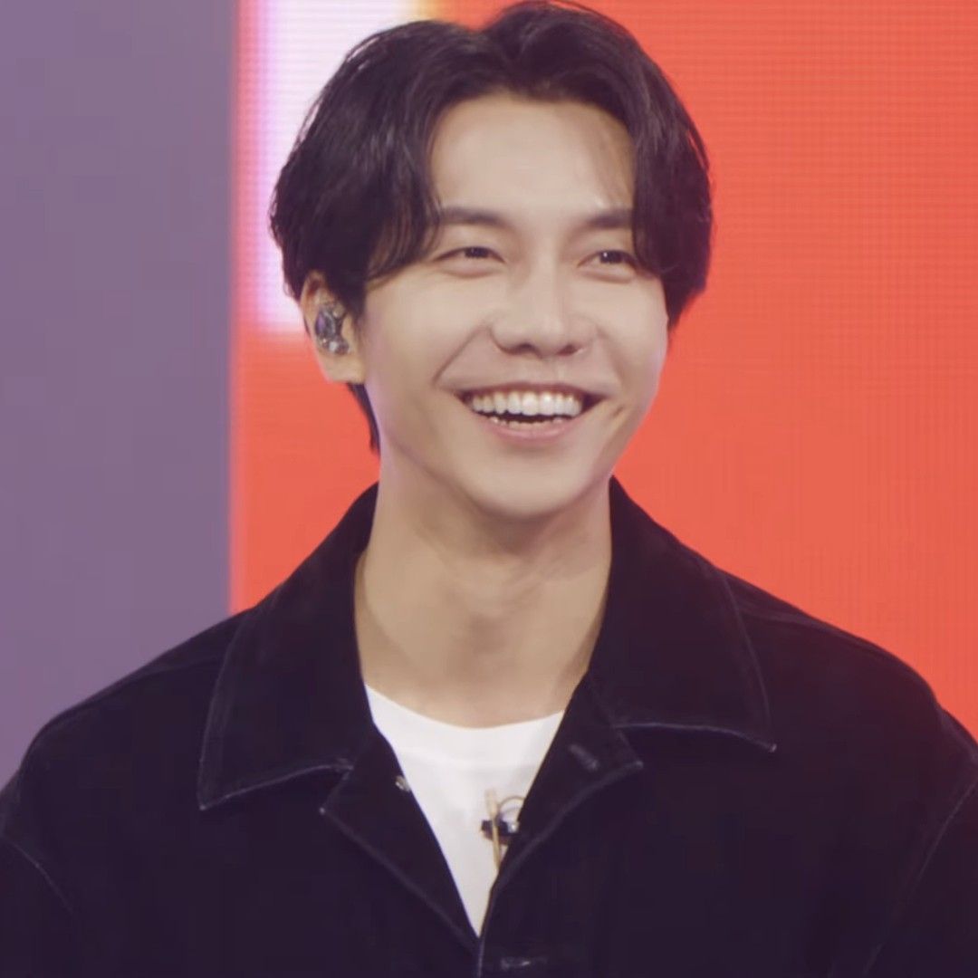 Latest photo of Lee Seunggi