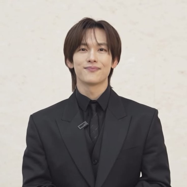 今天在Choeaedol Celeb中最闪耀的任时完代表照片