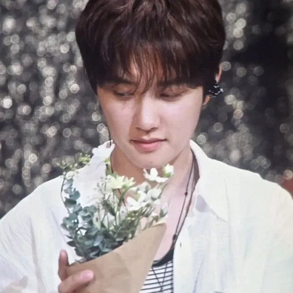 Behind-the-scenes cut of Doh Kyungsoo (D.O.)