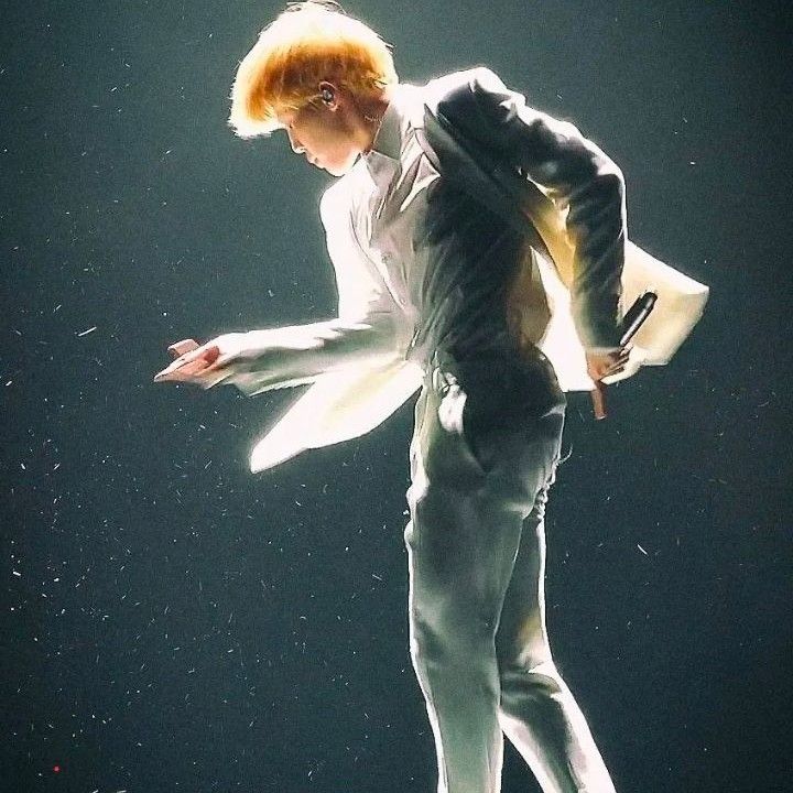 A moment captured by a fan of Ha Jimin