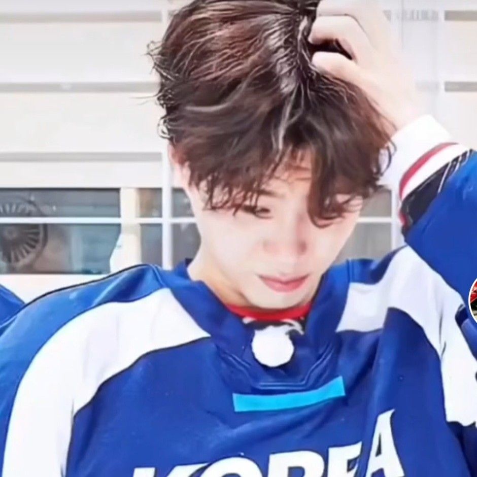 Recent activity shot of Park Bogum